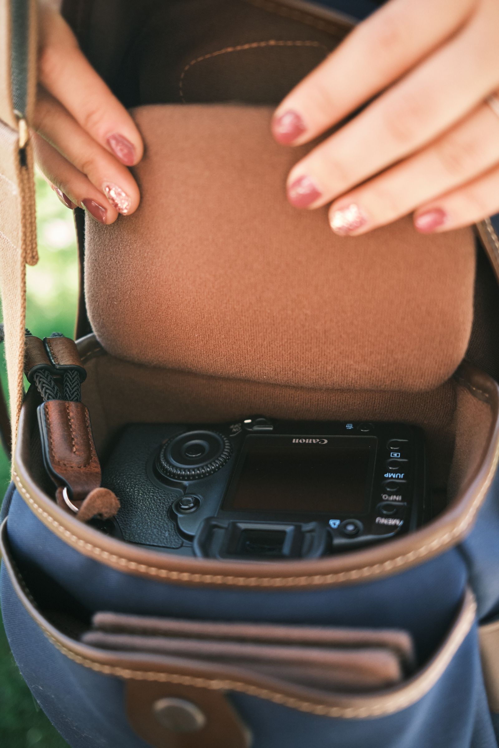 A Review Of The Billingham Hadley Digital Camera Bag